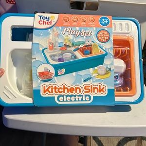Toy Chef Electric Kitchen Sink 3+ Kitchen sink toy set operates by batteries
